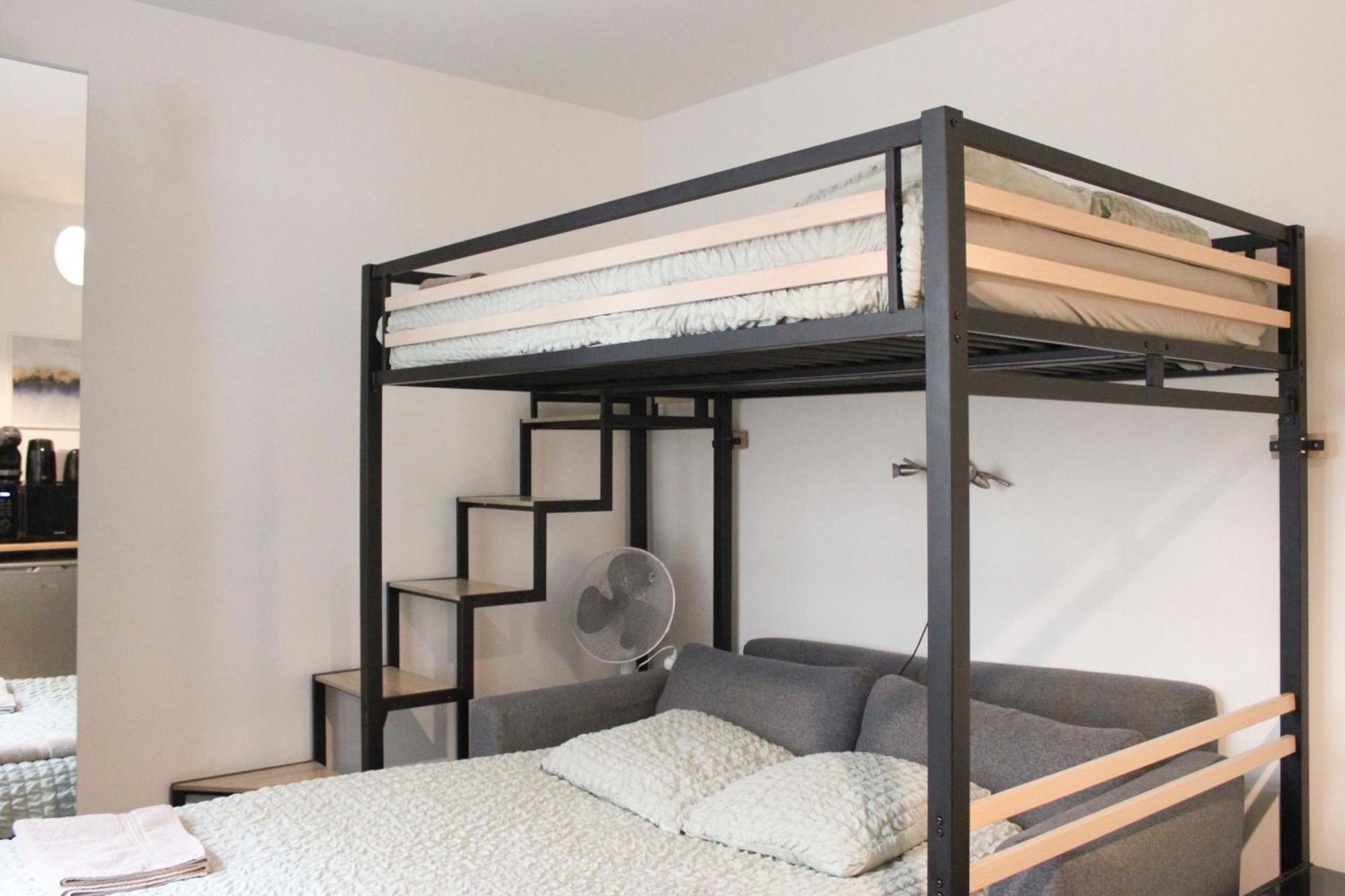 Cozy Near Montmartre *